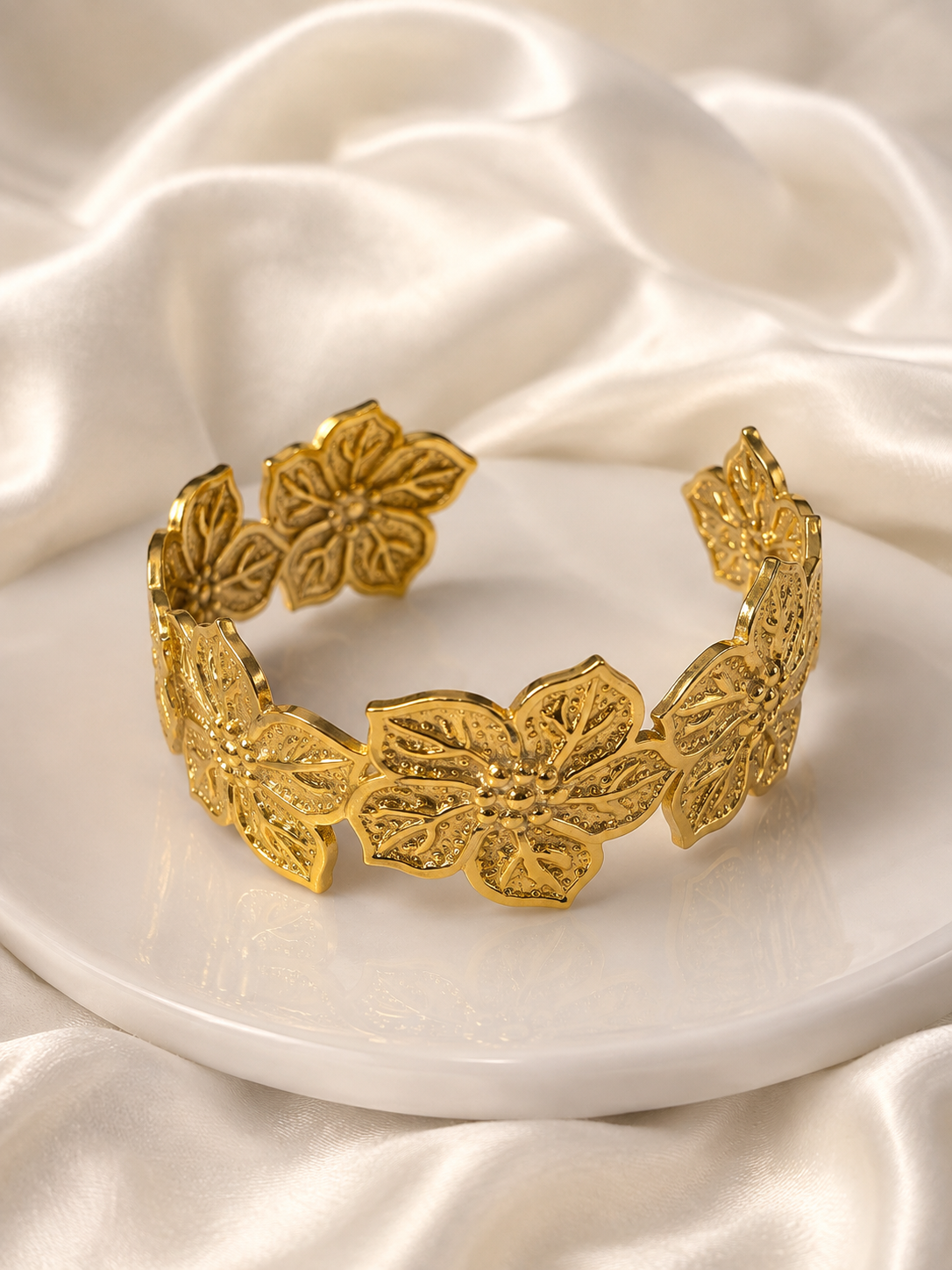 Gold Kara Bracelet (stainless)