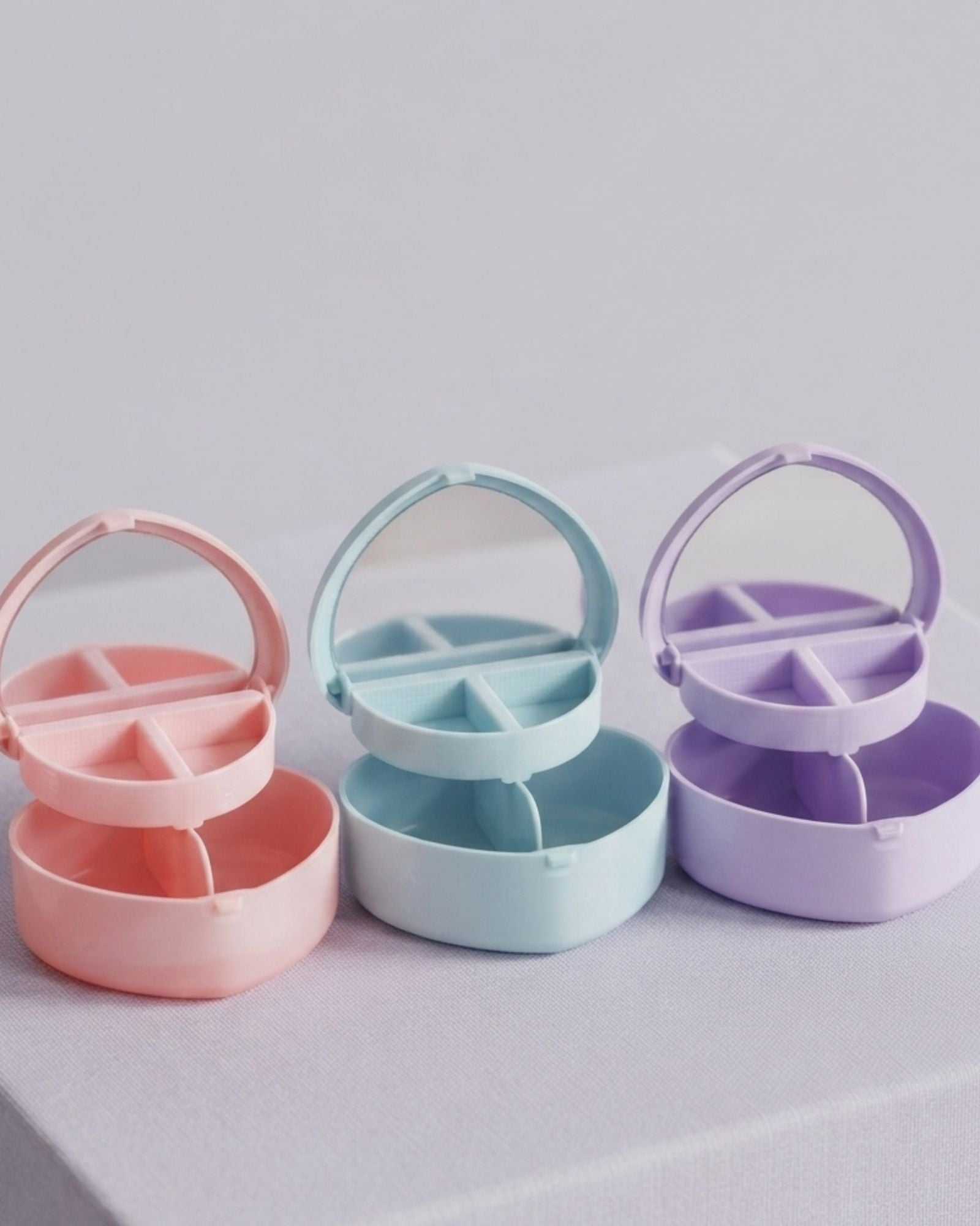 Portable jewelry organizer/box